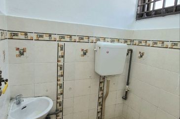 Menglembu Single Storey Terrace House Corner Unit