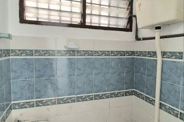 Menglembu Single Storey Terrace House Corner Unit