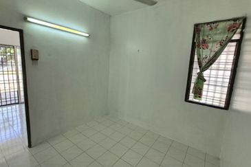 Menglembu Single Storey Terrace House Corner Unit