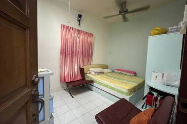 Bercham Double Storey Terrace House (Corner Unit)