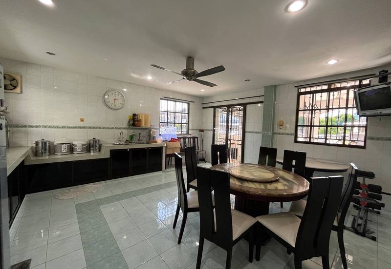 Bercham Double Storey Terrace House (Corner Unit)