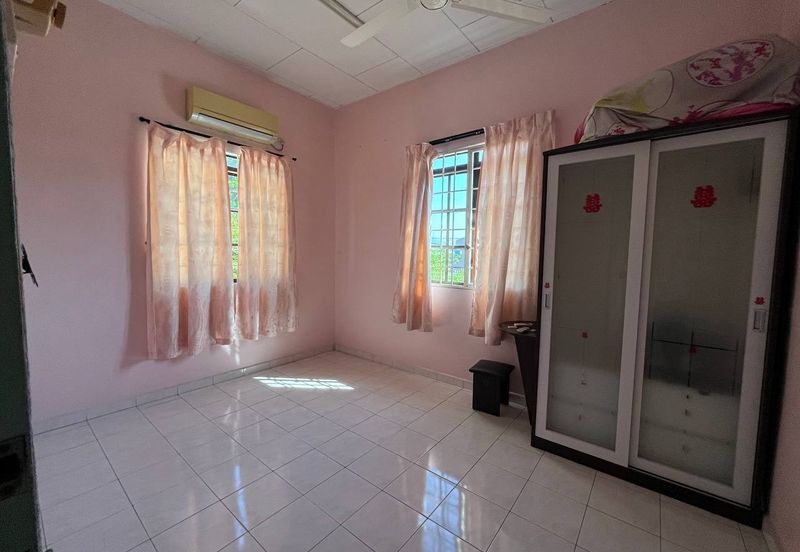 Bercham Double Storey Terrace House (Corner Unit)