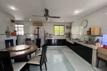 Bercham Double Storey Terrace House (Corner Unit)