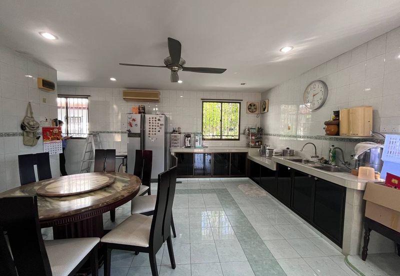 Bercham Double Storey Terrace House (Corner Unit)