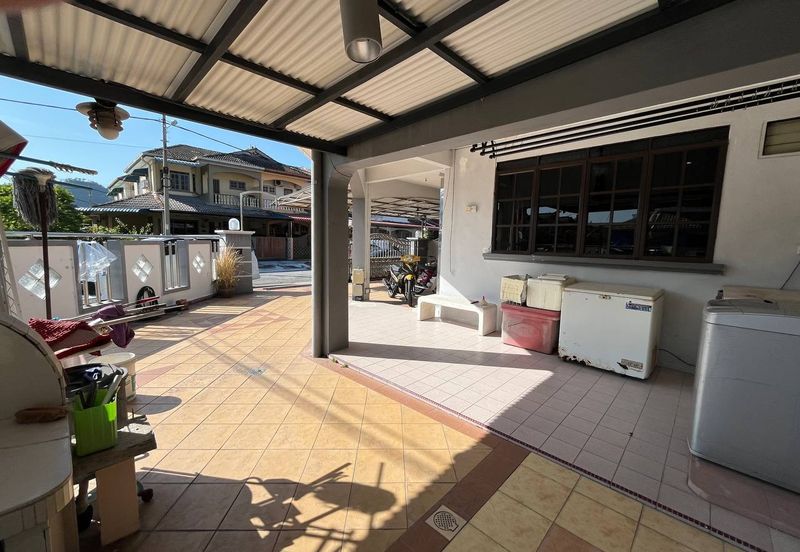 Bercham Double Storey Terrace House (Corner Unit)