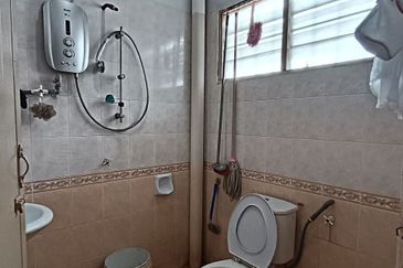 Menglembu Single Storey Terrace Corner House