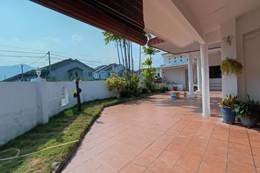 Menglembu Single Storey Terrace Corner House