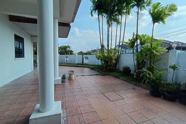 Menglembu Single Storey Terrace Corner House