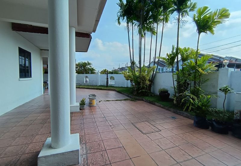 Menglembu Single Storey Terrace Corner House