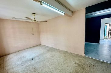 Menglembu Taman Kledang Double Storey Terrace House