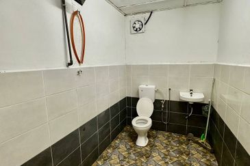 Menglembu Taman Kledang Double Storey Terrace House