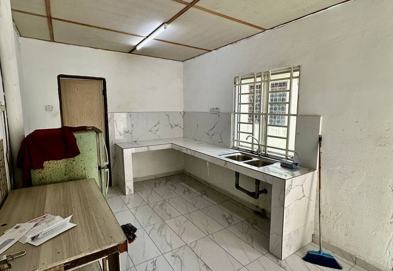 Menglembu Taman Kledang Double Storey Terrace House