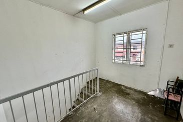 Menglembu Taman Kledang Double Storey Terrace House