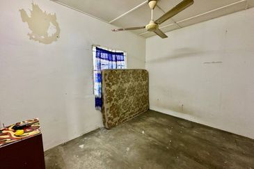 Menglembu Taman Kledang Double Storey Terrace House