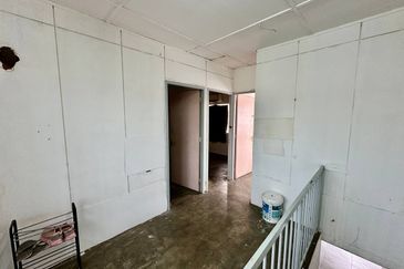 Menglembu Taman Kledang Double Storey Terrace House