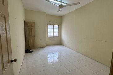 Sg siput Taman Lintang Makmur Double Storey Terrace House