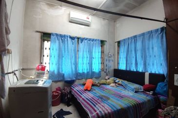 Lahat Ipoh Single Storey Terrace Corner House