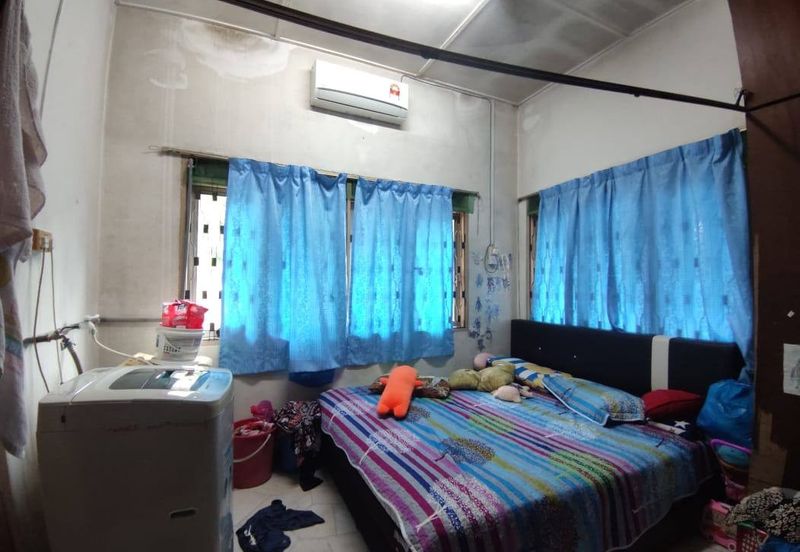 Lahat Ipoh Single Storey Terrace Corner House