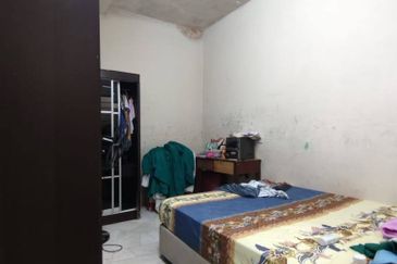 Lahat Ipoh Single Storey Terrace Corner House