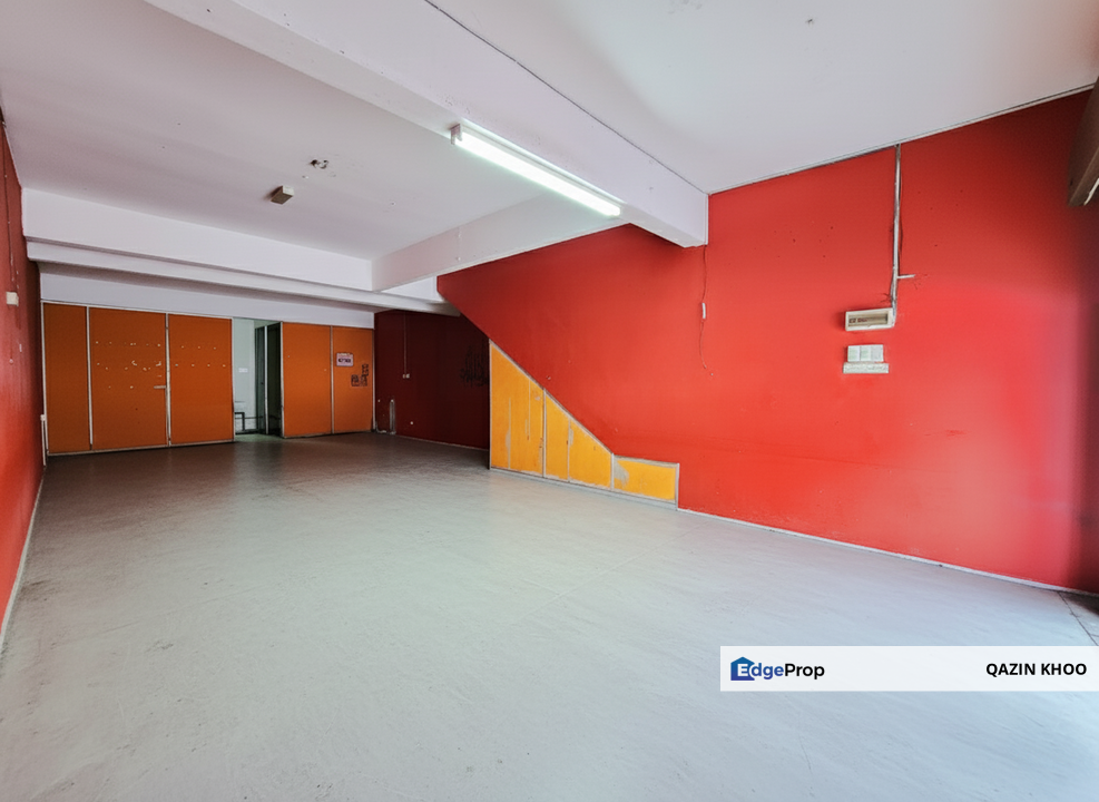 Pengkalan Station 18 Double Storey Ground Floor Shoplot, Perak, Ipoh