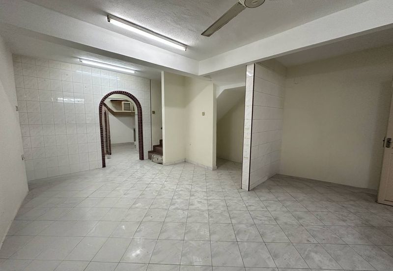 Menglembu Taman Suria Double Storey Terrace House (Intermediate Corner)