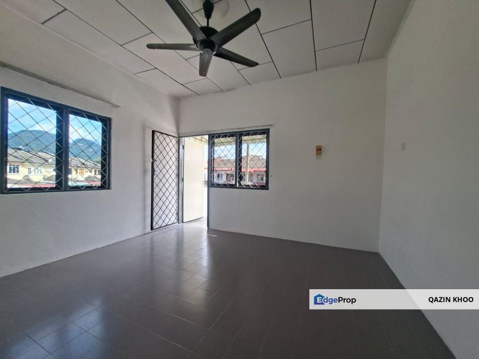 Taman Cempaka Double Storey Terrace Corner House, Perak, Ipoh