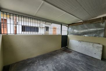 TAMAN CAHAYA BERCHAM