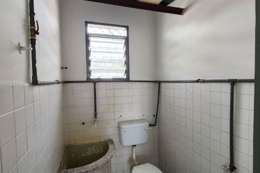 TAMAN CAHAYA BERCHAM