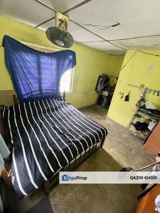 Ampang Pekan Razaki Double Storey Terrace Corner House, Perak, Ipoh