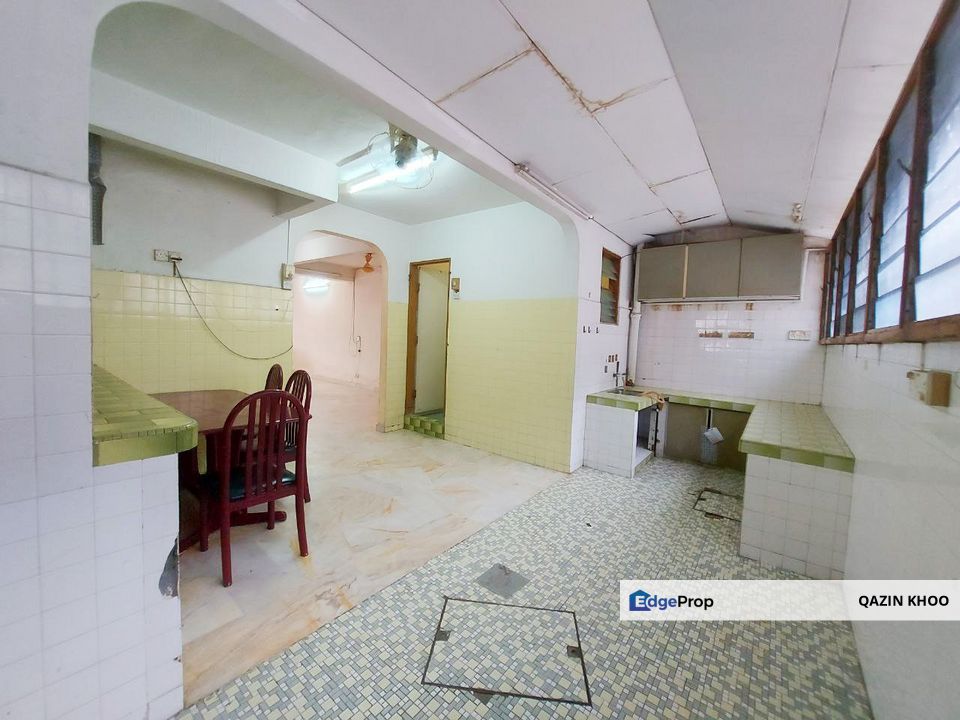 Taman Cempaka Double Storey Intermediate Corner House, Perak, Ipoh