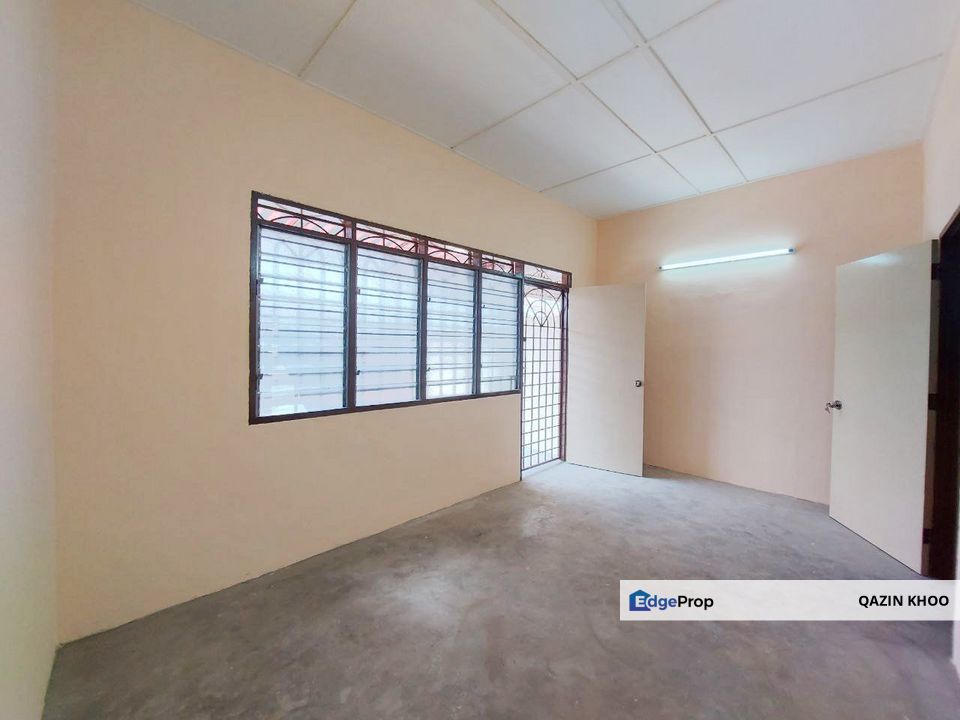 Pengkalan Barat Station 18 Double Storey Terrace House, Perak, Ipoh