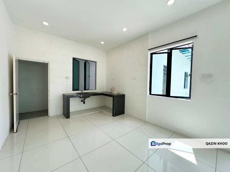 Sunland Residence, Jalan Kuala Kangsar, Ipoh Triple Storey Semi-D (Corner Unit), Perak, Kinta