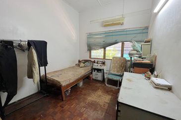 Pasir Puteh Freehold Single Storey Semi D