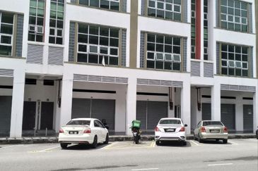 Jalan Pasir Puteh, Station 18
