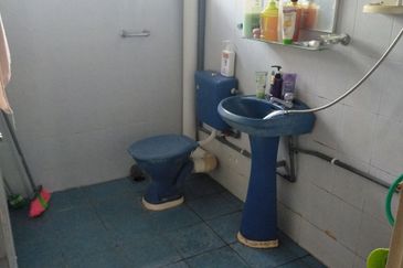 Ipoh Garden Wah Keong Renovated Double Storey Terrace Corner House