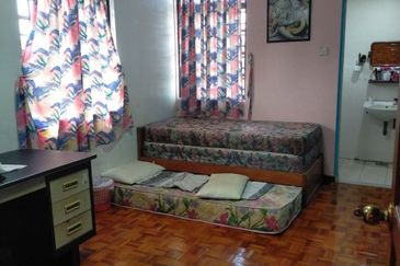 Ipoh Garden Wah Keong Renovated Double Storey Terrace Corner House
