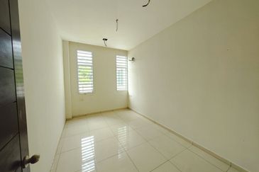 TAMAN MERU DESA PARK