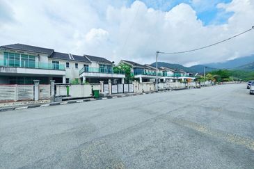 TAMAN MERU DESA PARK