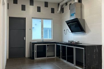 TASEK AVENUE RESIDENT