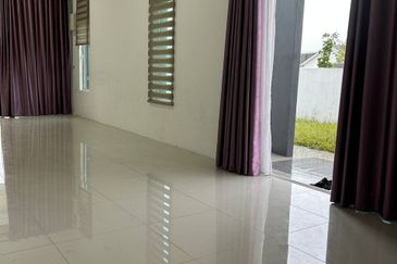 TASEK AVENUE RESIDENT