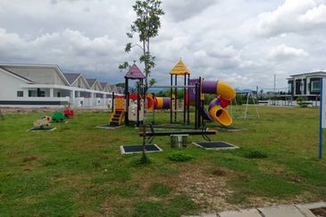 TASEK AVENUE RESIDENT