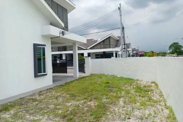 TASEK AVENUE RESIDENT