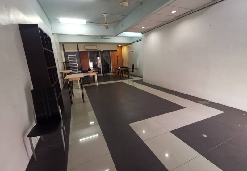 Jalan Pasir Puteh, Station 18