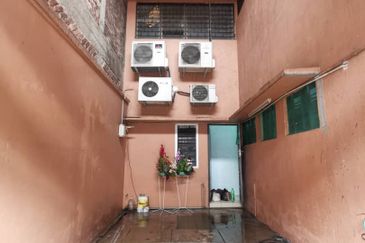 Jalan Pasir Puteh, Station 18