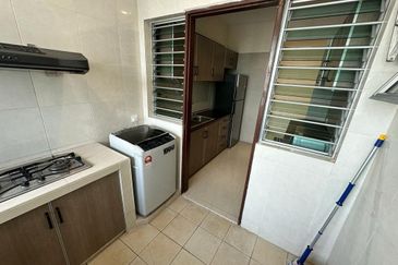 KONDOMINIUM DAMAIPURI