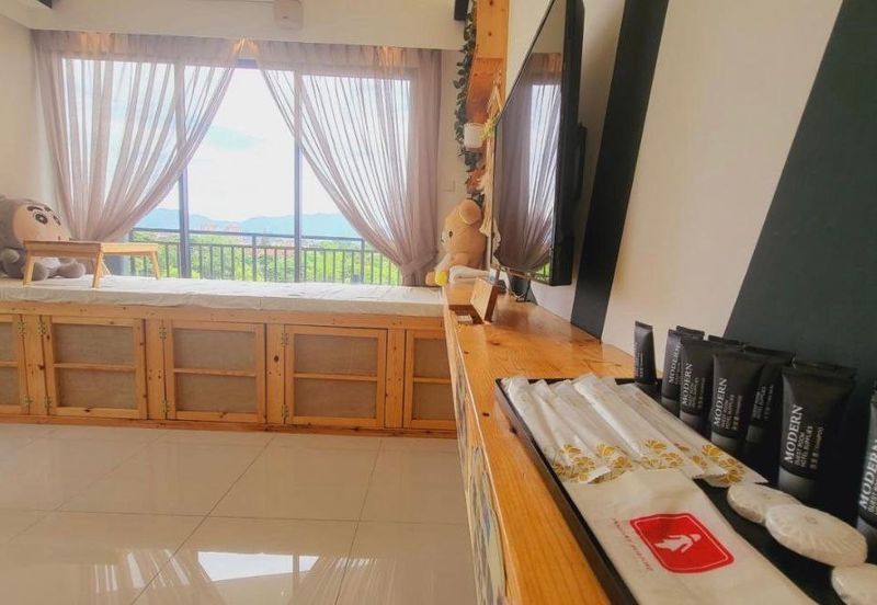 THE COVE HILLSIDE RESIDENCE