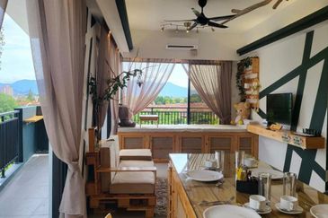 THE COVE HILLSIDE RESIDENCE