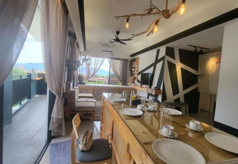 THE COVE HILLSIDE RESIDENCE