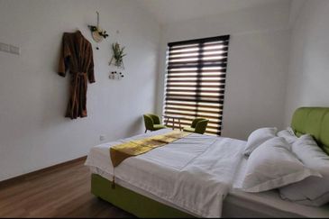 THE COVE HILLSIDE RESIDENCE