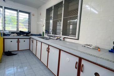 Batu Gajah Double Storey Terrace Corner House